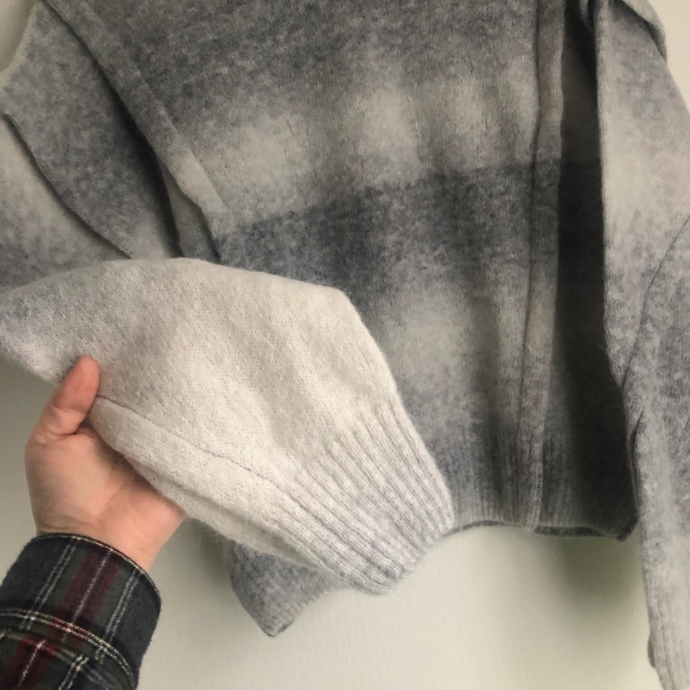 IRO Wool Alpaca Blend Valya Oversized Gray Ombre Pronounced Shoulder Sweater - Picture 7 of 10